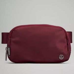 Lululemon Everywhere Belt Bag in Burgandy